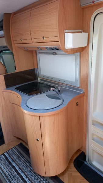 En venta Bürstner Solano T602 Blanco 2007 Madrid foto 12