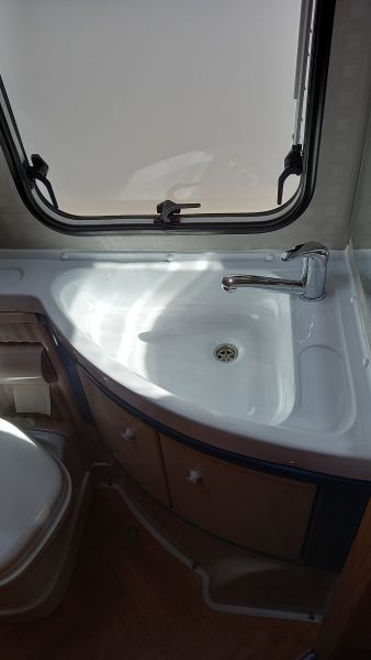 En venta Bürstner Solano T602 Blanco 2007 Madrid foto 16