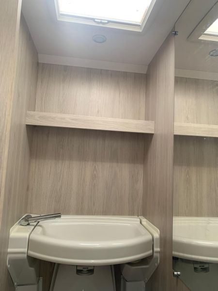 En venta Caravelair Alba 426 Family Blanco 2020 Madrid foto 4