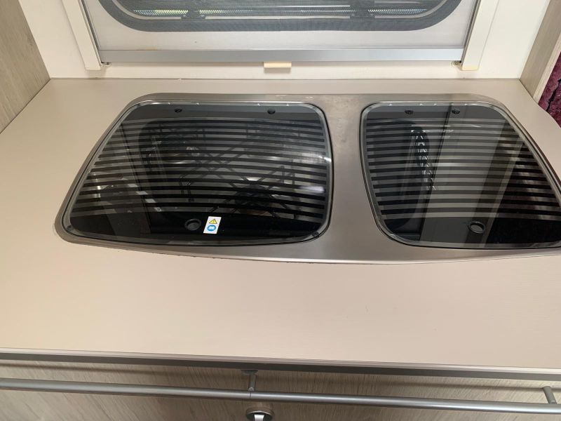 En venta Caravelair Alba 426 Family Blanco 2020 Madrid foto 7