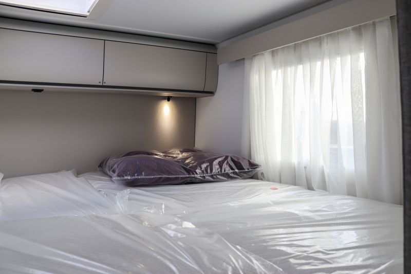 En venta Adria Matrix Axess 670 SC Blanco 2025 Barcelona foto 19
