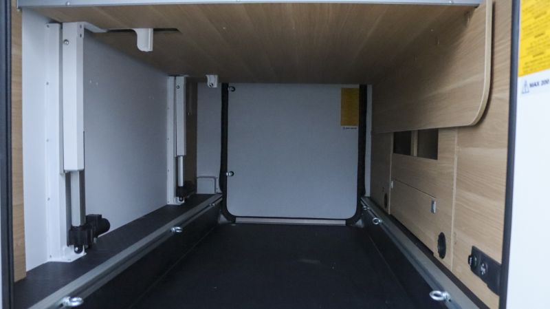 En venta Adria Matrix Axess 670 SC Blanco 2025 Barcelona foto 21