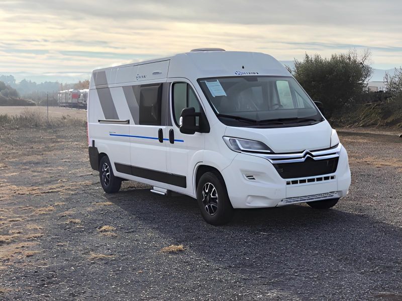 En venta Sun Living V60 SP FAMILY Blanco 2022 Barcelona foto 1
