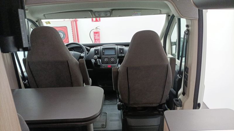 En venta Sun Living V60 SP FAMILY Blanco 2022 Barcelona foto 7