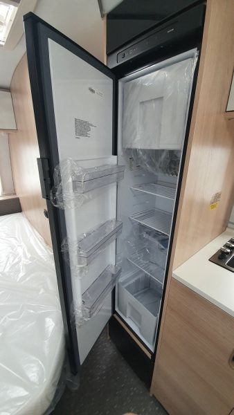 En venta Adria Aviva 472 PK Blanco 2025 Barcelona foto 11