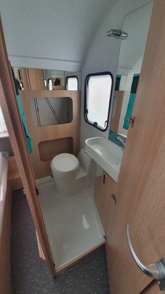 En venta Adria Aviva 472 PK Blanco 2025 Barcelona foto 12