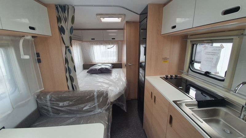 En venta Adria Aviva 472 PK Blanco 2025 Barcelona foto 13