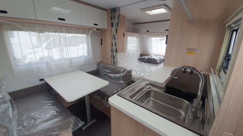 En venta Adria Aviva 472 PK Blanco 2025 Barcelona foto 15