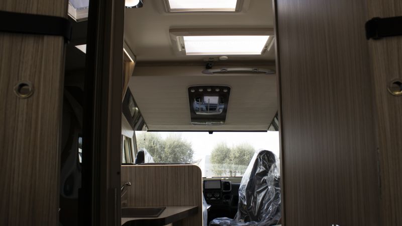 En venta Elnagh MAGNUM 530 Automática 180Cv 2025 Blanco 2025 Barcelona foto 21