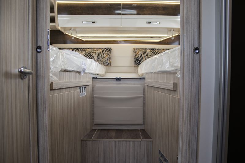 En venta Elnagh MAGNUM 530 Automática 180Cv 2025 Blanco 2025 Barcelona foto 27