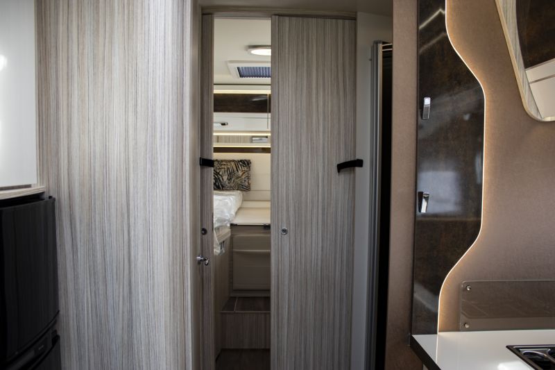 En venta Elnagh MAGNUM 530 Automática 180Cv 2025 Blanco 2025 Barcelona foto 29
