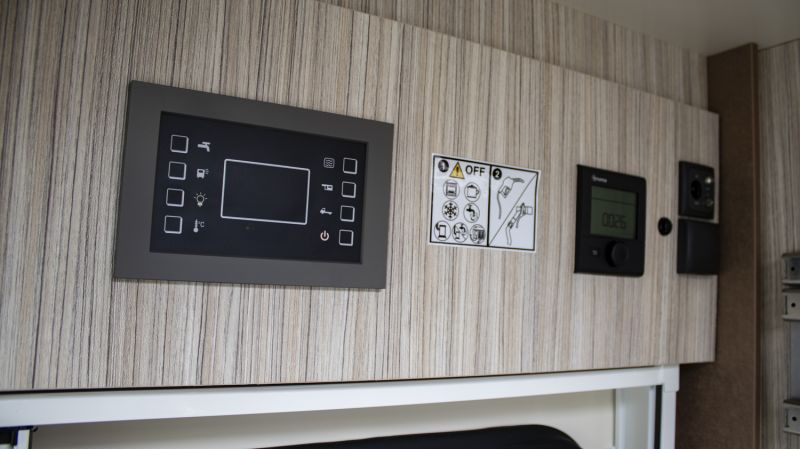 En venta Elnagh MAGNUM 530 Automática 180Cv 2025 Blanco 2025 Barcelona foto 30