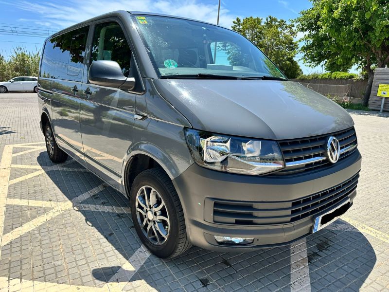 En venta Volkswagen 2.0 TDI TRENDLINE C 150 Gris 2016 Barcelona foto 2