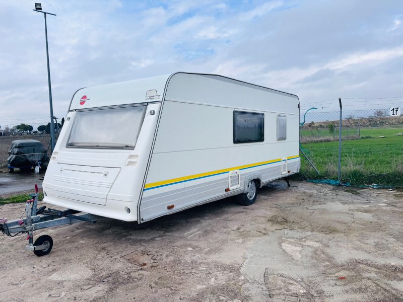En venta Bürstner CITY 490 TK Blanco 2000 Madrid foto 1
