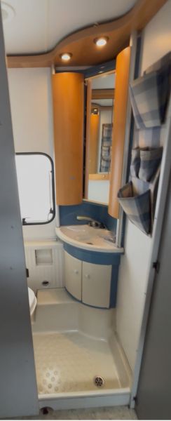 En venta Bürstner CITY 490 TK Blanco 2000 Madrid foto 3