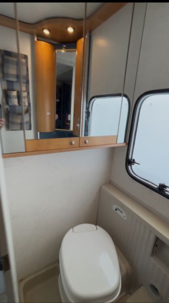 En venta Bürstner CITY 490 TK Blanco 2000 Madrid foto 6