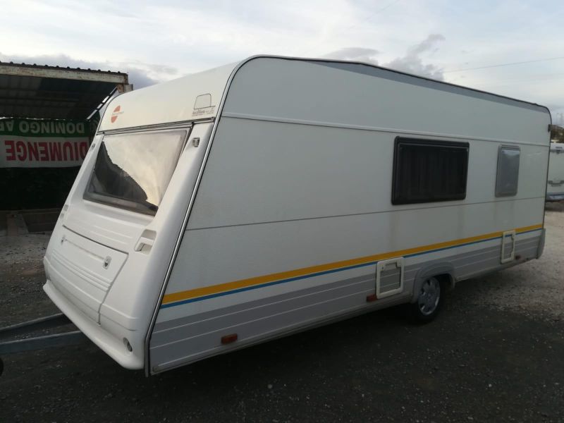En venta Bürstner CITY 490 TK Blanco 2000 Madrid foto 7
