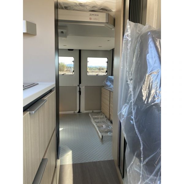 En venta Adria Twin Plus 640 SGX Blanco 2021 Barcelona foto 2