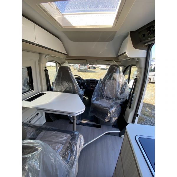 En venta Adria Twin Plus 640 SGX Blanco 2021 Barcelona foto 6