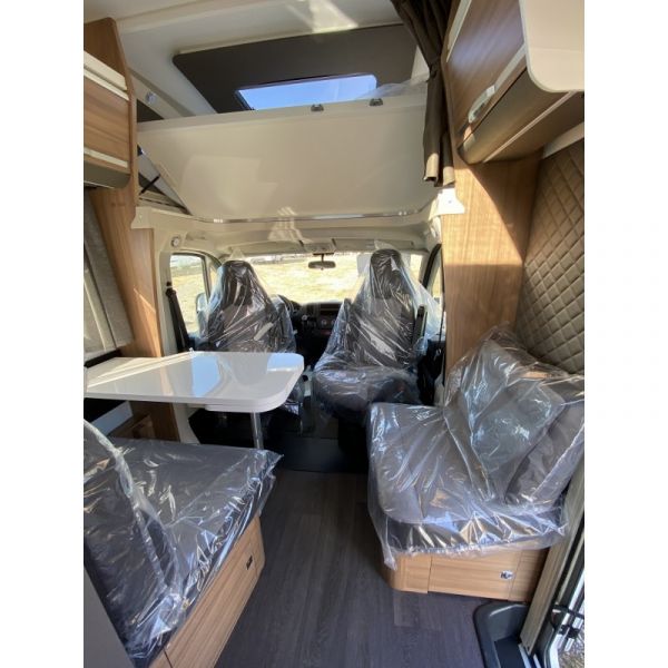 En venta Adria Coral XL Axess 670 SL Blanco 2021 Barcelona foto 3