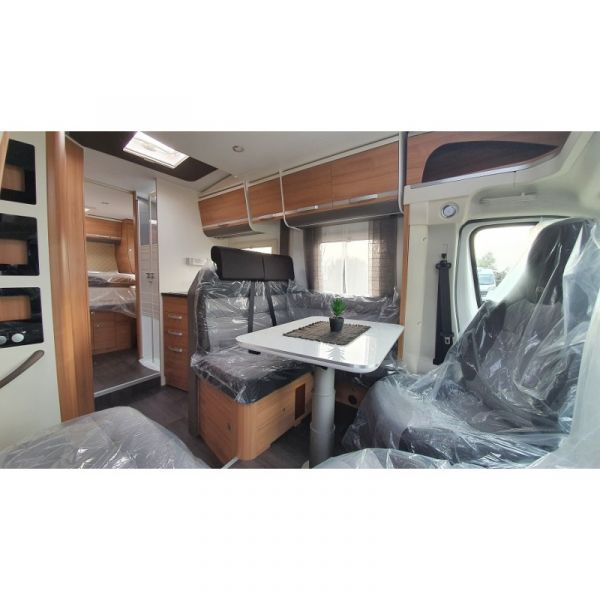 En venta Adria Matrix Axess 670 SC Blanco 2021 Barcelona foto 2