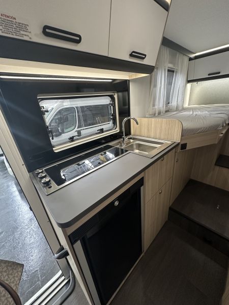 En venta Sun Living C65 SL Blanco 2023 Barcelona foto 8