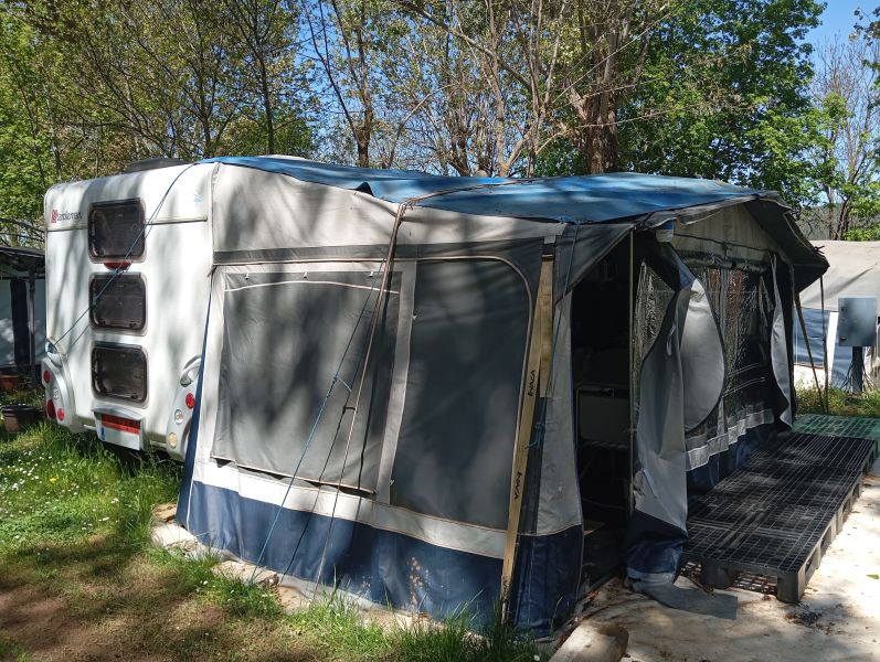 En venta Sterckeman EVOLUTION 496 PE - 7 Plazas Blanco 2011 Navarra foto 3