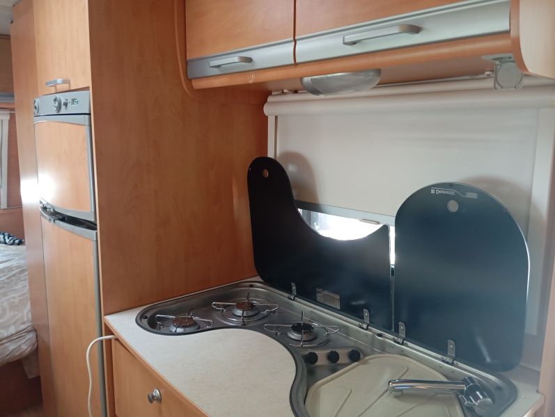 En venta Sterckeman EVOLUTION 496 PE - 7 Plazas Blanco 2011 Navarra foto 8