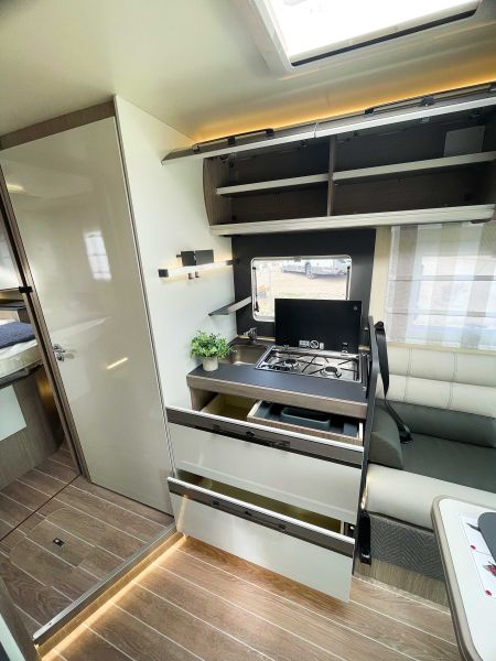 En venta Roller Team ROLLER TEAM ZEFIRO 267 INTEGRAL - AUTOMÁTICA - 2025 - CAMA EN ISLA 2025 Tarragona foto 21