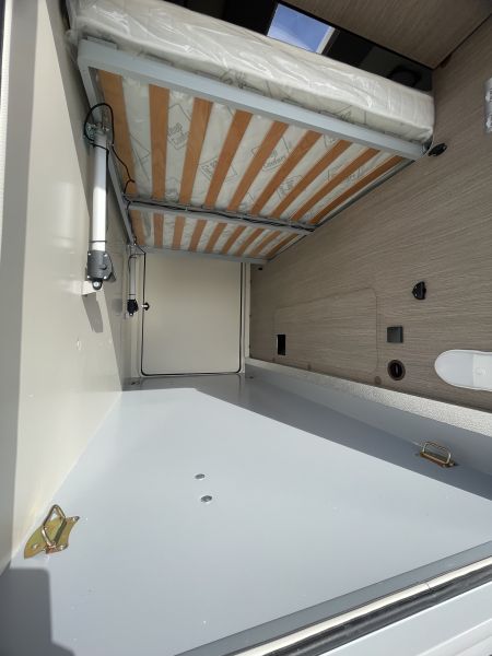 En venta Roller Team ROLLER TEAM ZEFIRO 267 INTEGRAL - AUTOMÁTICA - 2025 - CAMA EN ISLA 2025 Tarragona foto 39