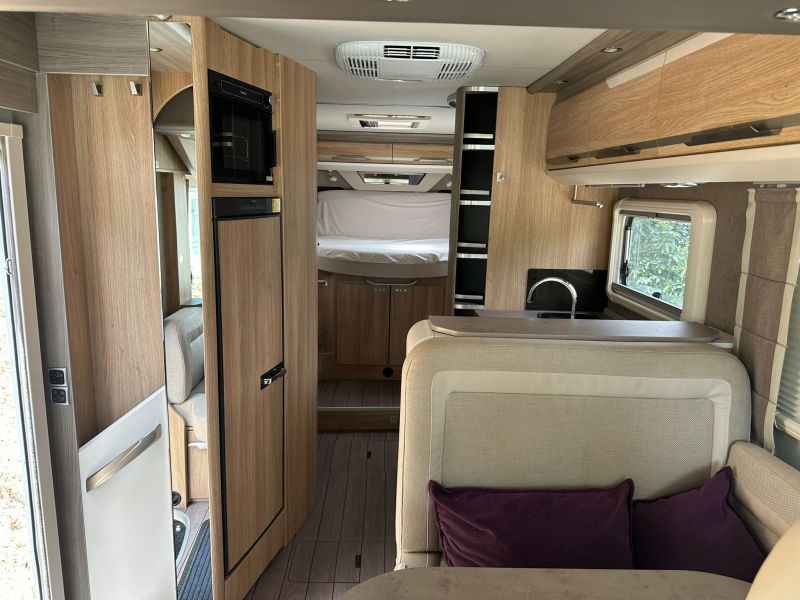 En venta Knaus SKY1- 7,40 Metros larga Blanco 2019 Málaga foto 4