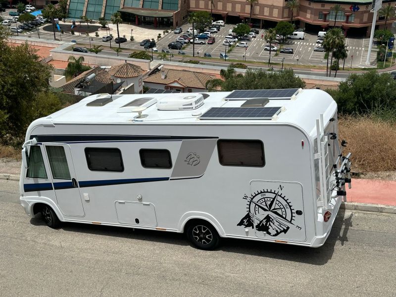 En venta Knaus SKY1- 7,40 Metros larga Blanco 2019 Málaga foto 15