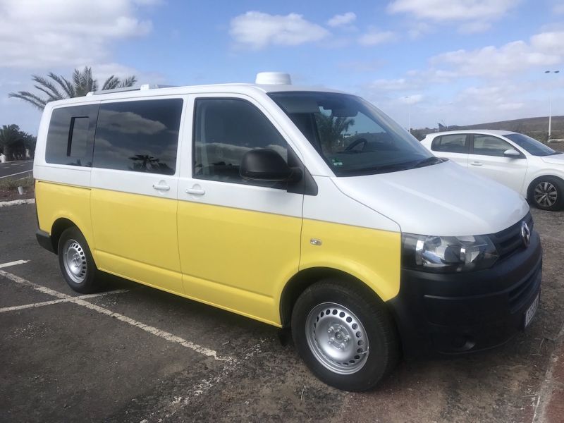 En venta Volkswagen Transporter T5 Amarillo 2012 Las Palmas foto 2