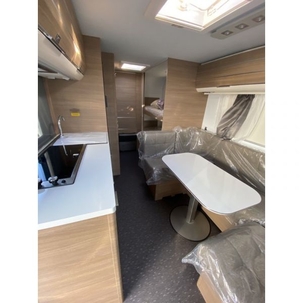 En venta Adria Adora 573 PT (Nueva) Blanco 2021 Barcelona foto 3