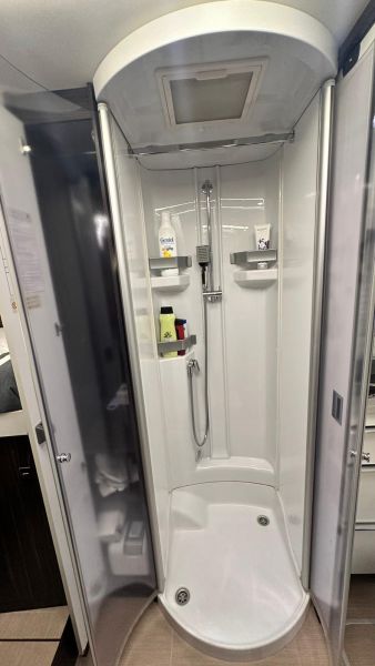En venta Bürstner Elegance 728 G Gris 2018 Sevilla foto 9