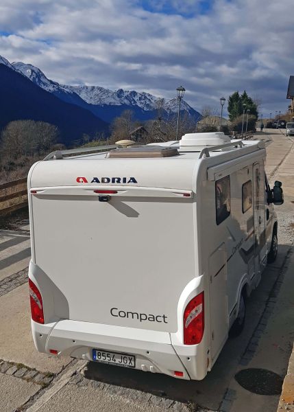 En venta Adria Compact SL Blanco 2015 Lleida foto 2