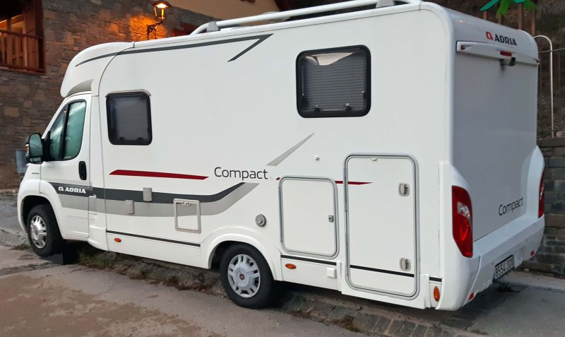 En venta Adria Compact SL Blanco 2015 Lleida foto 3