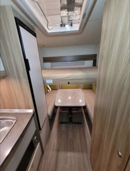 En venta Bürstner 440 TK Premio Plus Blanco 2017 Barcelona foto 3