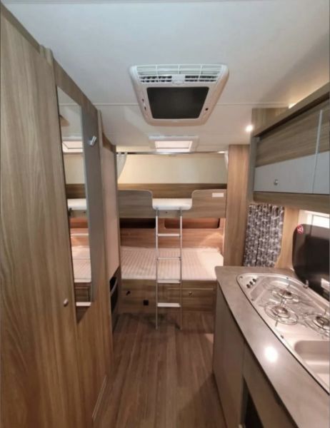 En venta Bürstner 440 TK Premio Plus Blanco 2017 Barcelona foto 4