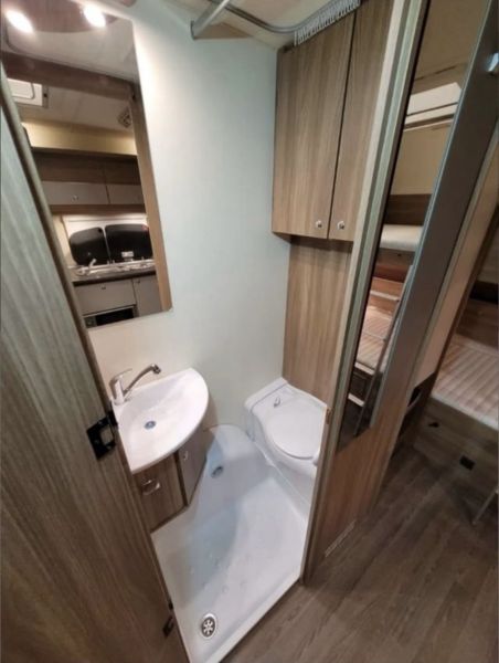 En venta Bürstner 440 TK Premio Plus Blanco 2017 Barcelona foto 6