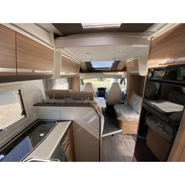 En venta Adria Matrix Axess 670 SL Blanco 2021 Barcelona foto 4