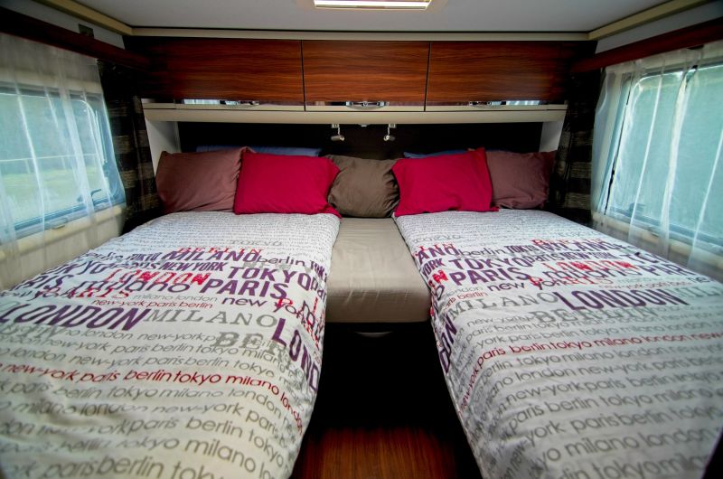 En venta Adria MATRIX PLUS 670SL 50Aniversario Gris 2016 Barcelona foto 3