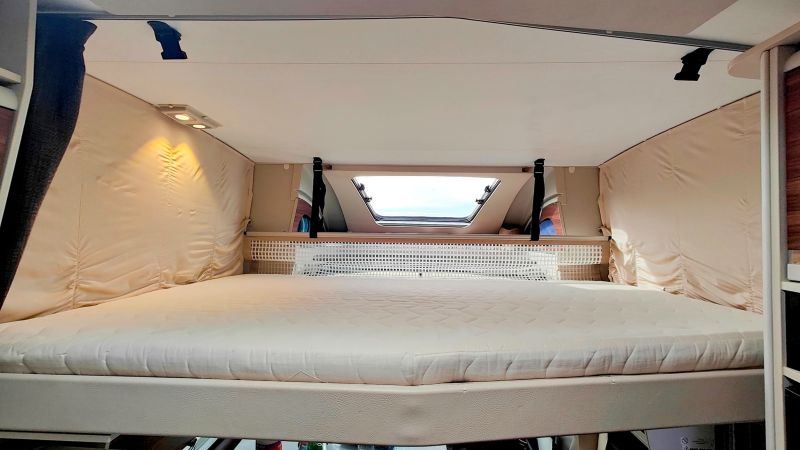 En venta Adria MATRIX PLUS 670SL 50Aniversario Gris 2016 Barcelona foto 5