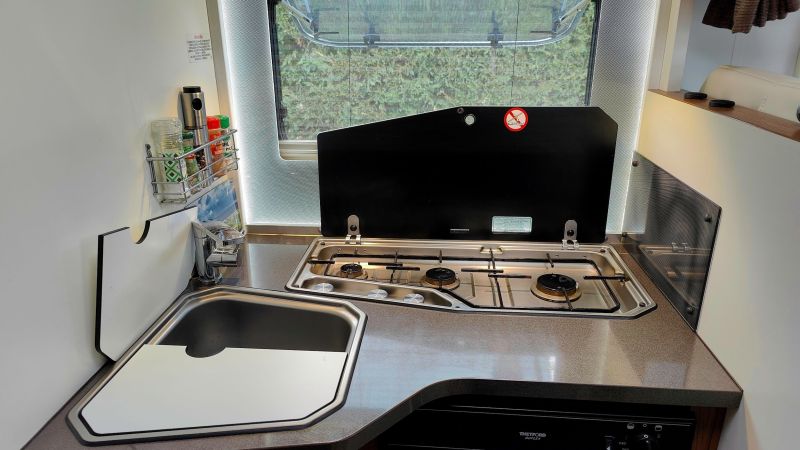 En venta Adria MATRIX PLUS 670SL 50Aniversario Gris 2016 Barcelona foto 6