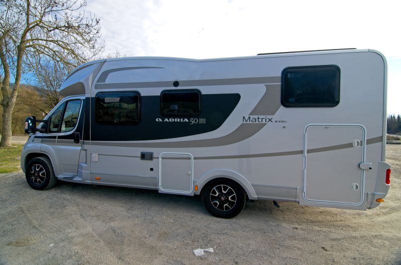 En venta Adria MATRIX PLUS 670SL 50Aniversario Gris 2016 Barcelona foto 11
