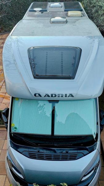 En venta Adria MATRIX PLUS 670SL 50Aniversario Gris 2016 Barcelona foto 12