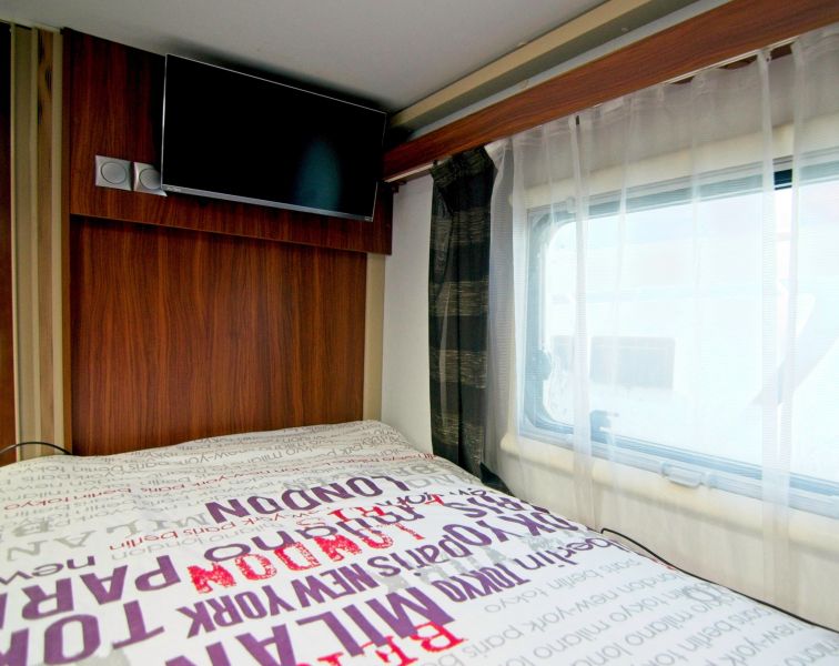 En venta Adria MATRIX PLUS 670SL 50Aniversario Gris 2016 Barcelona foto 13