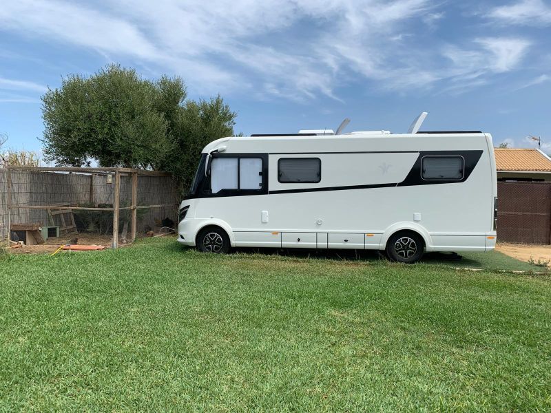 En venta Niesmann + Bischoff iSmove 6.9E Blanco 2021 Valencia foto 1