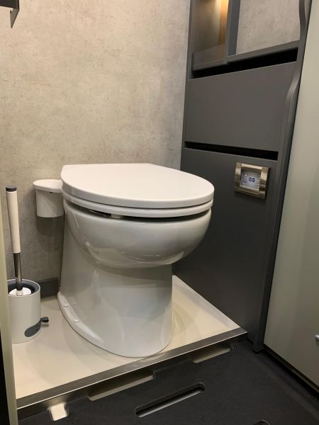 En venta Niesmann + Bischoff iSmove 6.9E Blanco 2021 Valencia foto 10
