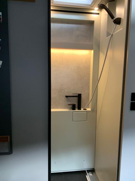 En venta Niesmann + Bischoff iSmove 6.9E Blanco 2021 Valencia foto 11
